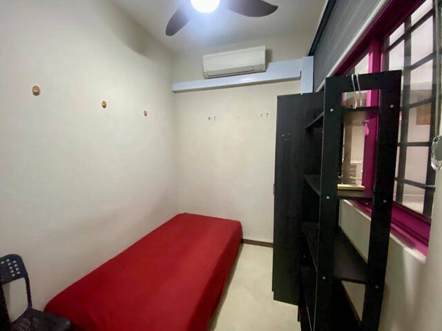 Room for rent / LAVENDER / Common room / 1pax stay / Available 3 October