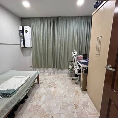 Common room at 503 tampines central 1 for rent! Aircon wifi!