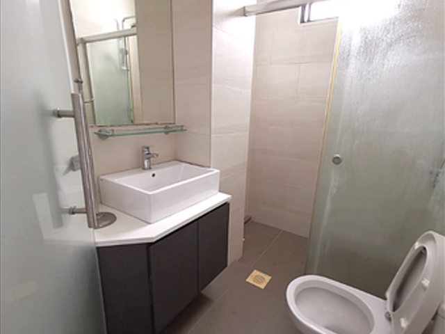 Room for rent / KEMBANGAN / Common room / 1pax stay / Available immediate