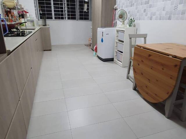Blk 122 Ang Mo Kio - $800 for 1 lady (with aircon + wifI)