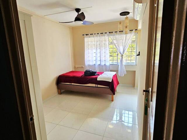Common room for rent Blk 12 Jalan Bukit Merah.