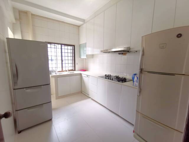 Room for rent / SOMERSET / Common room / 1pax stay / Available 30 Aug