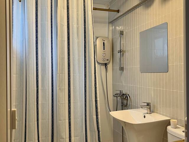 πΈ Cozy Master Room for Rent in Serangoon β Available November