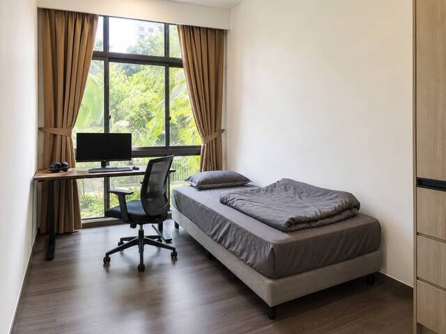 7-Month Condo Room | International Student / Intern | Oct 2026–Apr 2027 | $960 NET