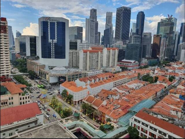 Master rooms with attached bathroom, 2mins to Chinatown MRT, Above Shopping Mall