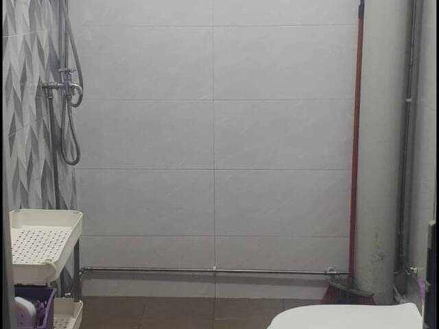 Couple or 2 Females good size Common room, nr Admiralty Mrt, Shops