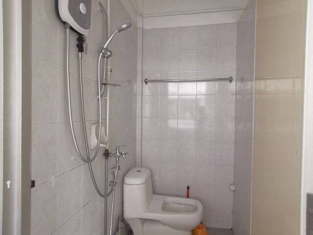 Room for rent / TOA PAYOH / NOVENA / Common room / 1pax stay / Available 13-Oct