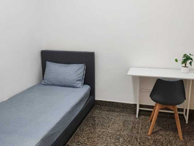 Spacious room for Rent