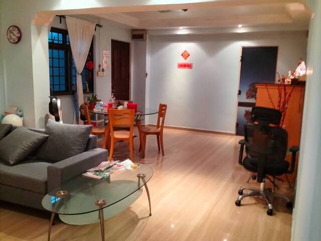 Common Room For Rent - 100 Steps to Hougang 1 Shopping Mall