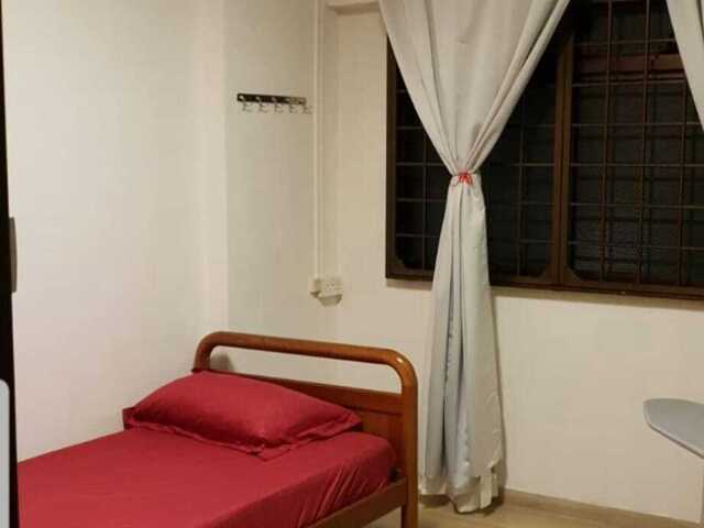 Common Room For Rent - 100 Steps to Hougang 1 Shopping Mall