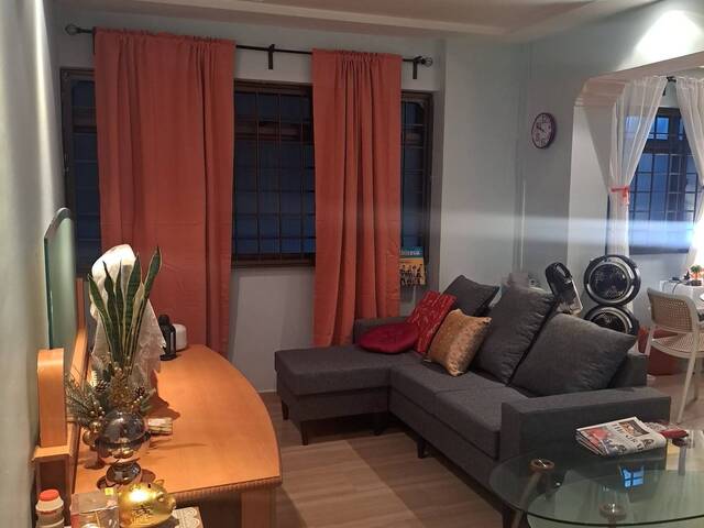 Common Room For Rent - 100 Steps to Hougang 1 Shopping Mall