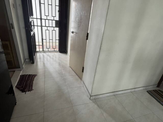 Room share with Indian male