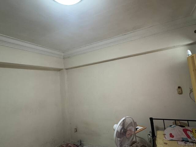 Room share with Indian male