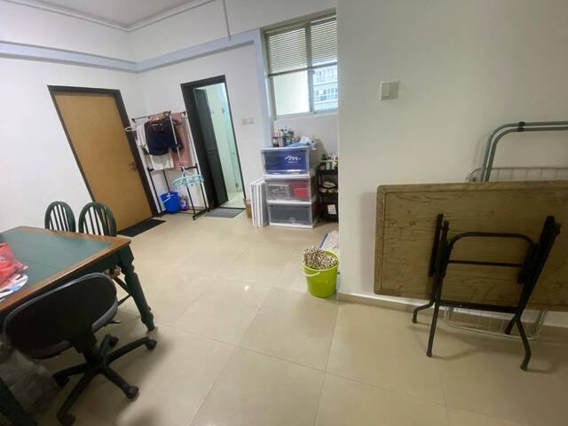 Room for rent / TOA PAYOH / Common room / 1pax stay / Available 25 Oct