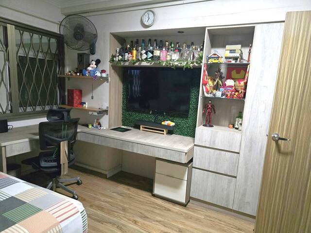 2 Common Rooms for rent at blk 359 Woodlands Avenue 5, Near to woodlands Mrt! No Agent Fee