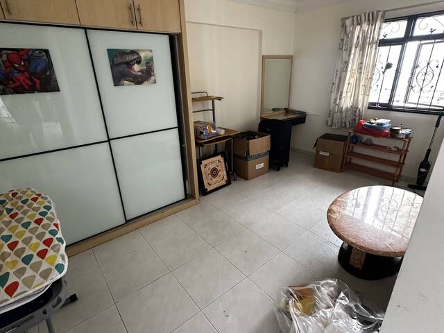 Common room Rent at Jurong East