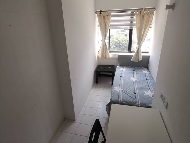 Room for rent / ORCHARD / Common room / 1pax stay / Available 4 Oct