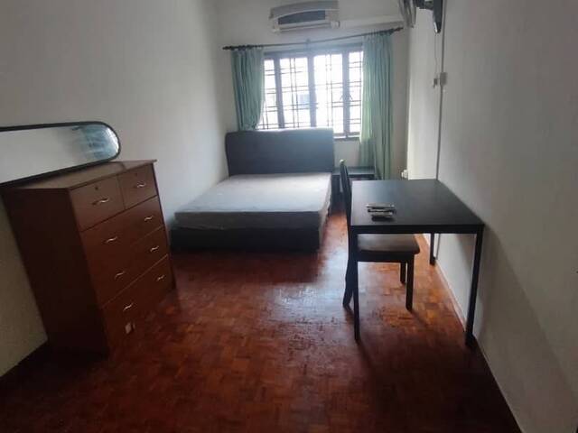Room for rent / Toa Payoh / Common room / 1-2 pax stay / Available 28 Oct