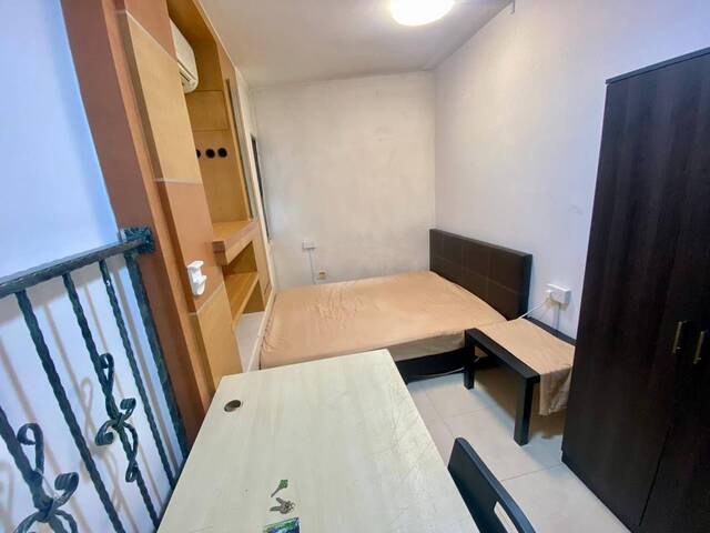 Room for rent / CLEMENTI / Common room / 1pax stay / Available 2 Oct