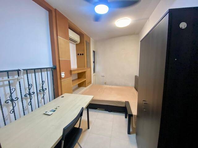 Room for rent / CLEMENTI / Common room / 1pax stay / Available 2 Oct