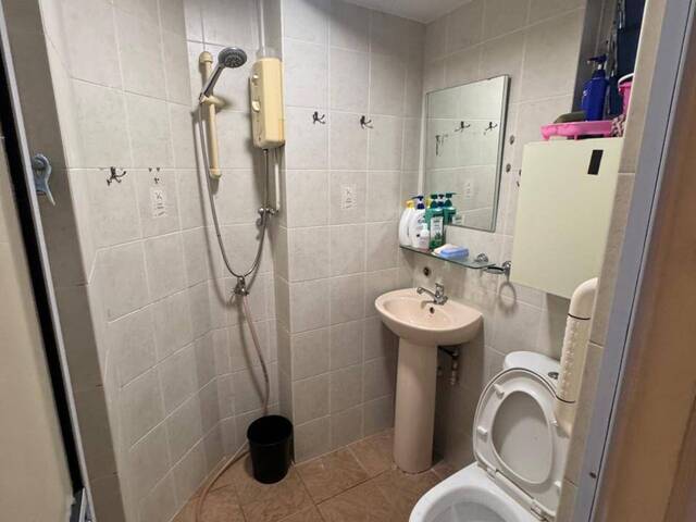 Room for rent / CLEMENTI / Common room / 1pax stay / Available 2 Oct