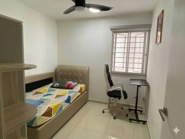 Clean Common Room for Rent @ Woodlands MRT