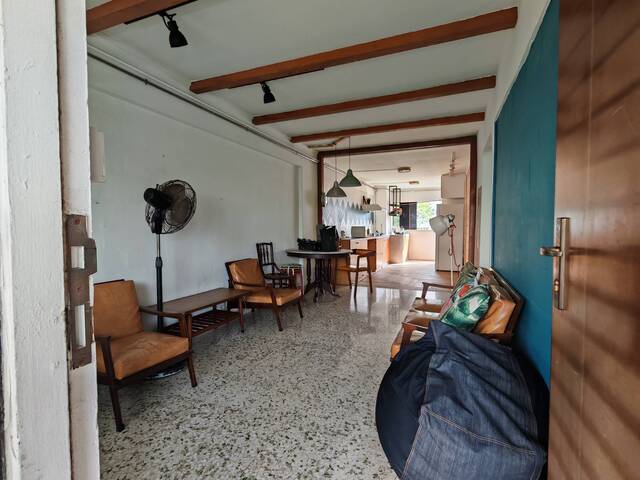 Looking for Housemate(s)