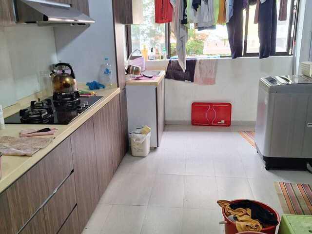 1 Female Bedspace @ Bukit Batok For Rent (3 Pax in Master Room)
