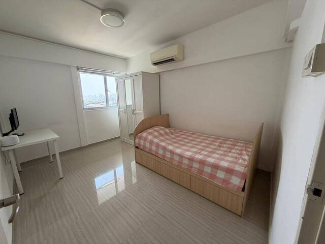 Serangoon North Ave 1 Common Room for Rent
