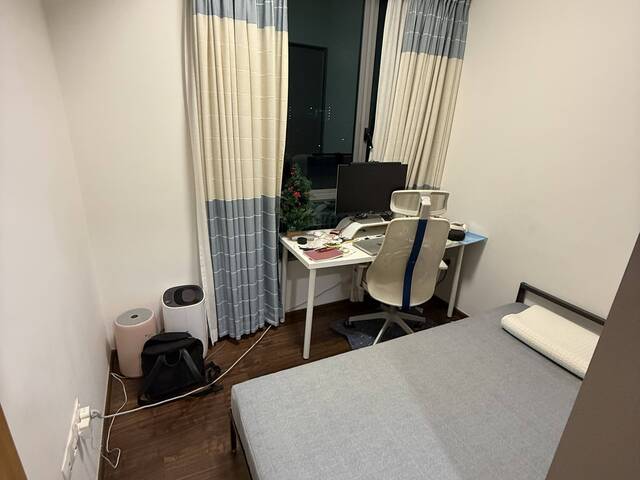 whole 2b1b condo lease for take over