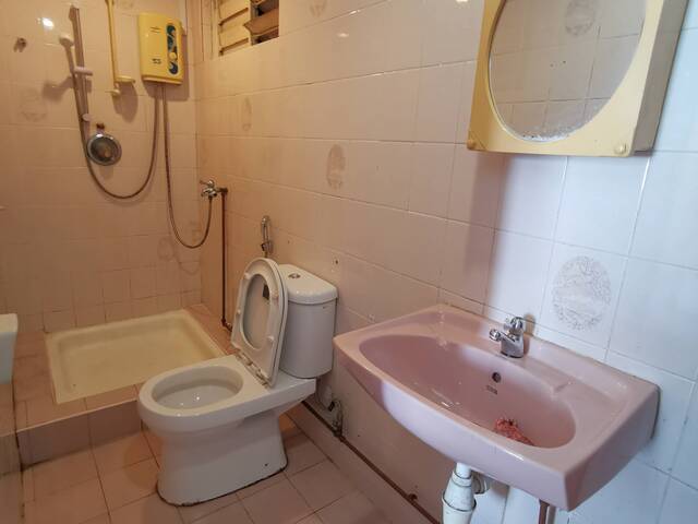 Room for rent / BUGIS / Common room / 1pax stay / Available 1 Nov