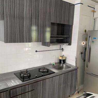 Close to work & play - Superb Living Space!!