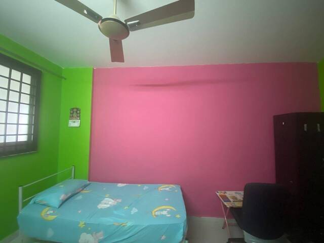 Common room at 721 Jurong West Avenue 5 for rent! Aircon wifi!