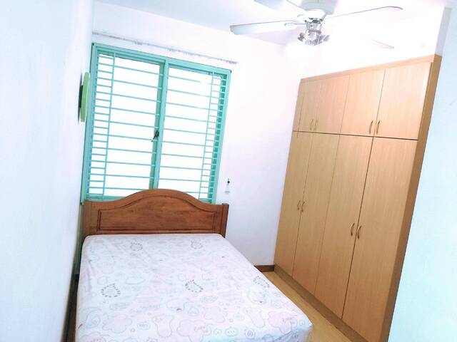 Condo (5-7min walk from Cashew MRT)