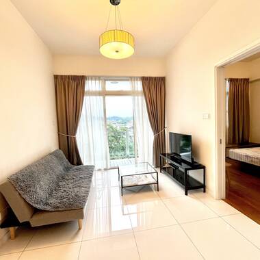 Unblocked 1-bedroom Condo Near King Albert Park MRT and SIM