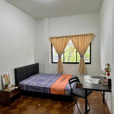 Great World City/ Orchard mrt Walkup apt Master room for rent_ 8118...