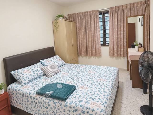 Looking for a female flatmate
