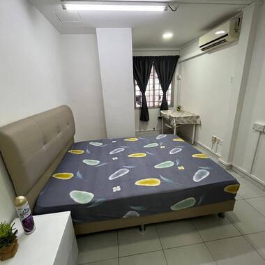 Tai Seng MRT Terrace @ Thrift drive Master room for rent_ 8118...