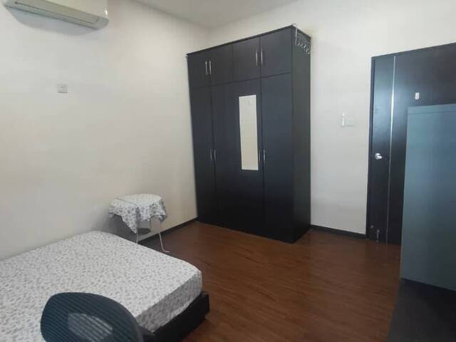 Room for rent / Balestier / Common room / 1-2 pax stay / Available 2 Dec