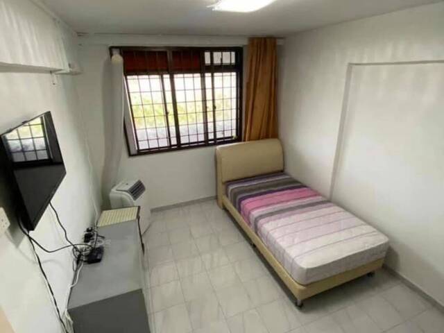 Blk 717 Yishun St 71 - $800 for 1 guy (aircon + wifi)