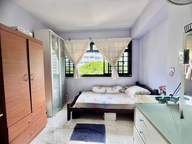 Common Room: $1,140. Available: 10 Nov 26 (females preferred)