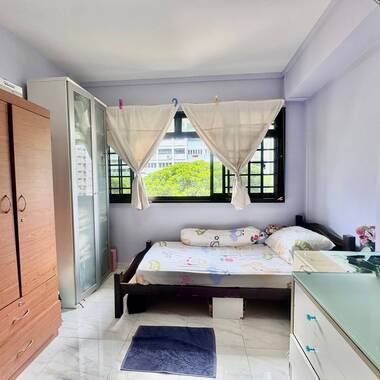 Common Room: $1,140. Available: 10 Nov 26 (females preferred)
