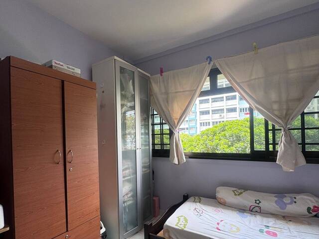 Common Room: $1,140. Available: 10 Nov 26 (females preferred)