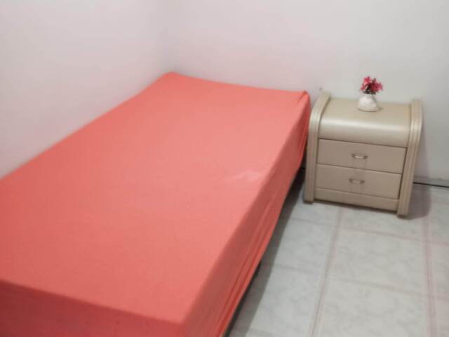 No Landlord. All Ladies Flat. Freedom. Privacy. No Weird Rules. Clean. Spacious yet Few People.