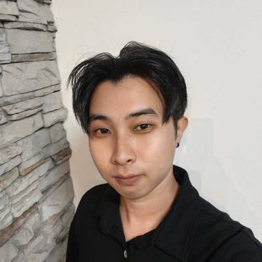 Ivan is looking for a room in Seletar