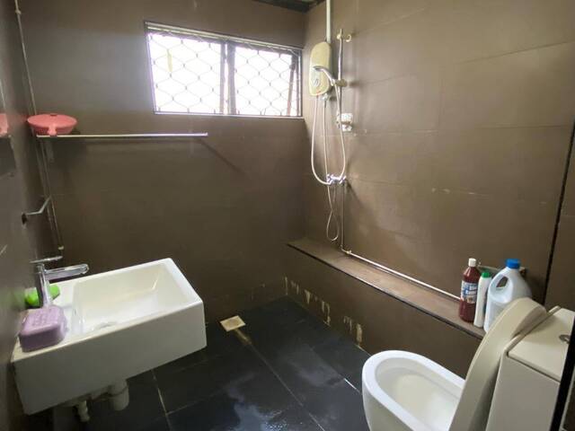 Room for rent / Kembangan / Common room / 1pax stay / Available immediately