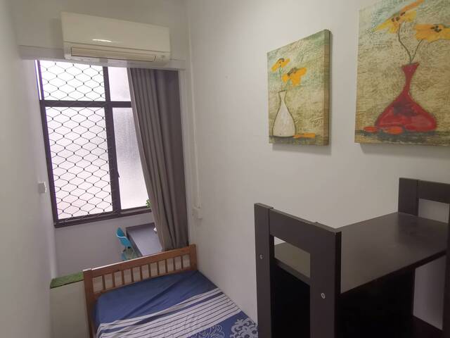 Room for rent / Kembangan / Common room / 1pax stay / Available immediately