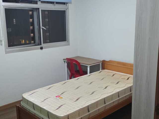 Re:common room in northshore drive