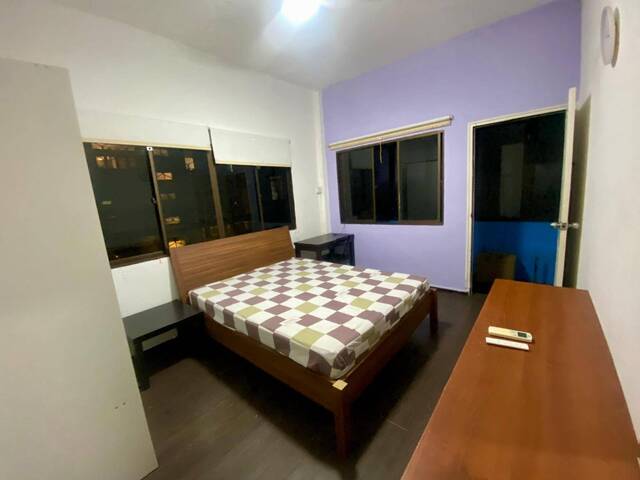 Room for rent / Kembangan / Common room / 1-2 pax stay / Available 11 Nov