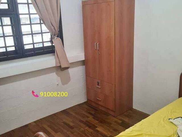 11 a Air- con room with Window for male tenant only , 3 mins walk to Braddell Mrt stn